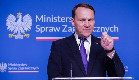 mid-26130276.jpg
