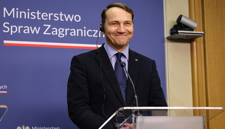 mid-26126282-2.jpg