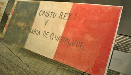 Museo_Nacional_de_la_Revolucion_-_Bandera_cristera-scaled-e1768291345524.jpg