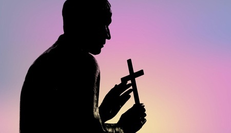 klau2018-priest-5999746.jpg