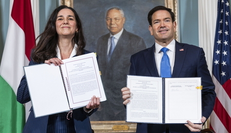 mid-epa13339295-2.jpg