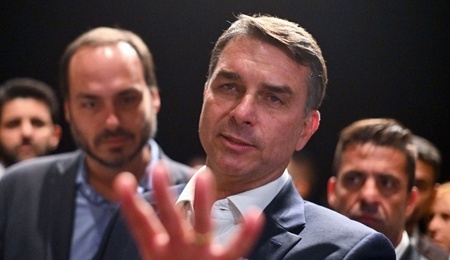 mid-epa13289984.jpg