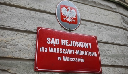 mid-26205103.jpg