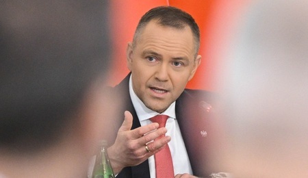 mid-26211341.jpg