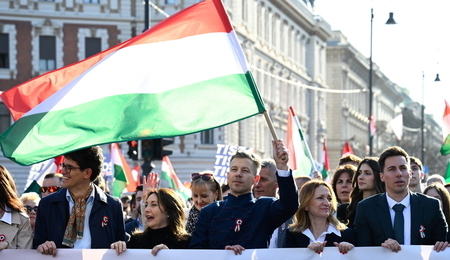 mid-epa12821768-1.jpg