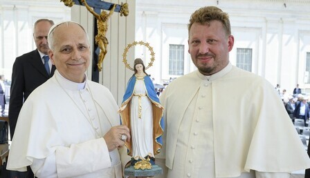 Gietrzwald-figura-Leon-XIV.jpg