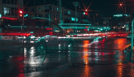 24278850-traffic-6856075.jpg