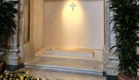 papież Franciszek_grób.jpg