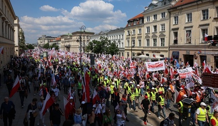 manif solid.jpg