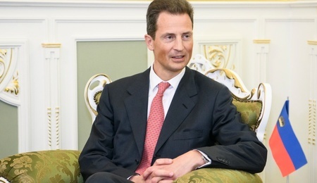 Alois_Philipp_Prince_of_Liechtenstein_and_Volodymyr_Groysman_01.jpg