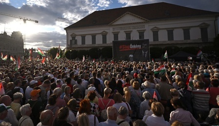 mid-epa13100860.jpg