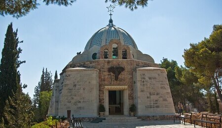 1280px-Christmas_Church_(Bethleh.jpg