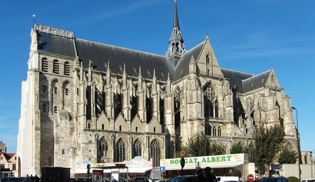 St_Quentin_basilique-2.jpg