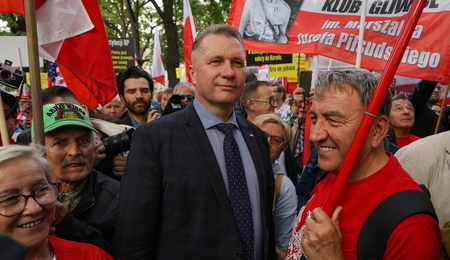 mid-26918424-2.jpg