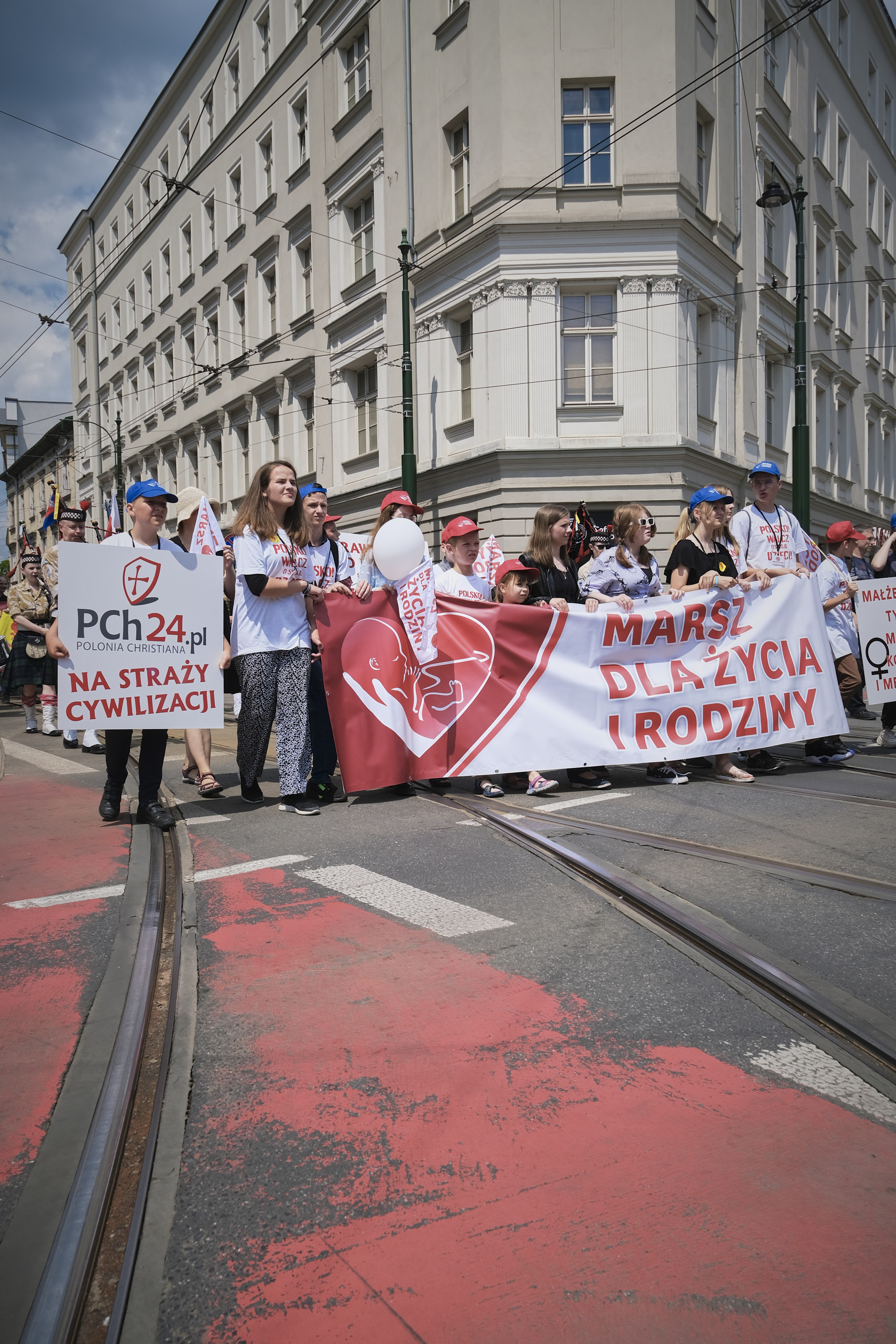 JESZCZE WIĘCEJ ZDJĘĆ! TAK BYŁO NA KRAKOWSKIM MARSZU DLA ŻYCIA I RODZINY!