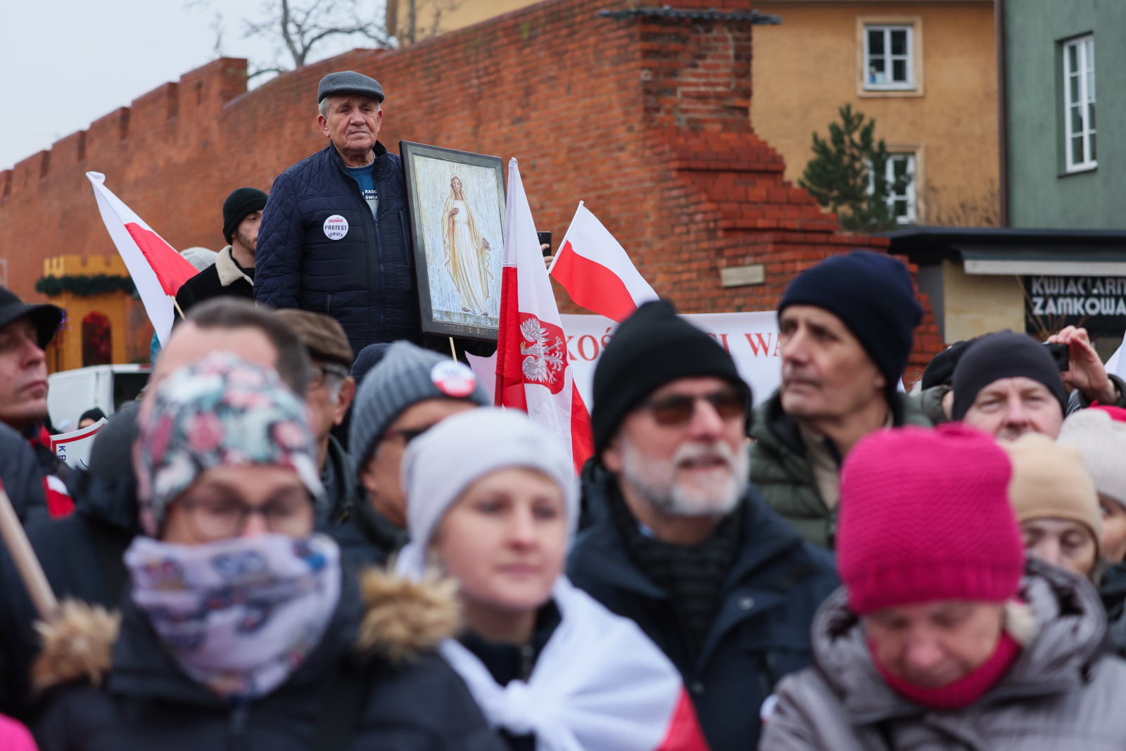 Tak dla edukacji! Nie dla DEPRAWACJI! W Warszawie ruszył protest przeciwko zmianom w oświacie! [ZDJĘCIA i VIDEO]