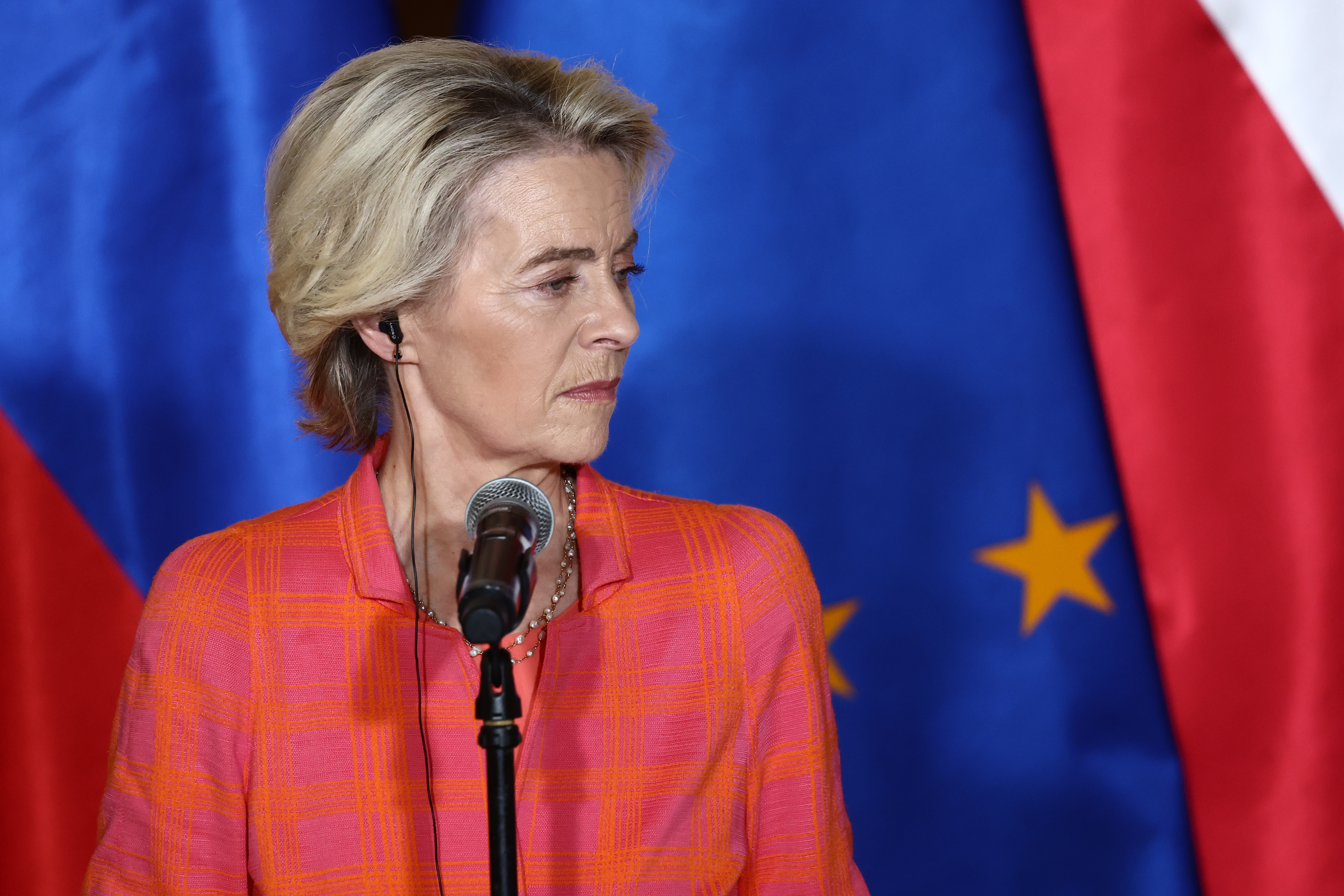 Eurokraci narzucą Polsce prezydenta? Europosłowie obawiają się scenariusza rumuńskiego