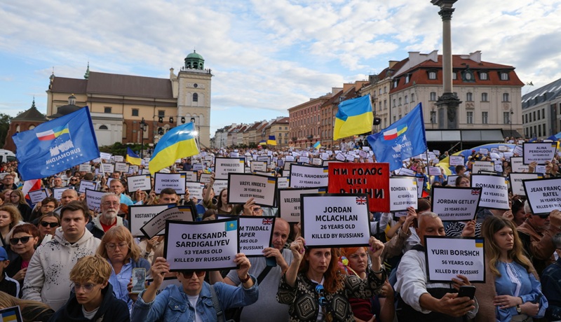 Ukrajina dovolila moškim, starim od 18 do 22 let, prehajanje meje