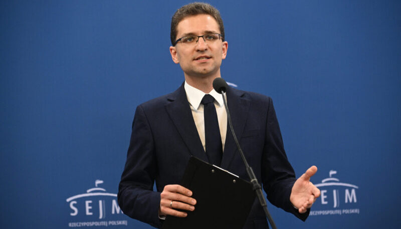 Poljska vlada sprejela predlog proračuna za leto 2026 z velikim primanjkljajem