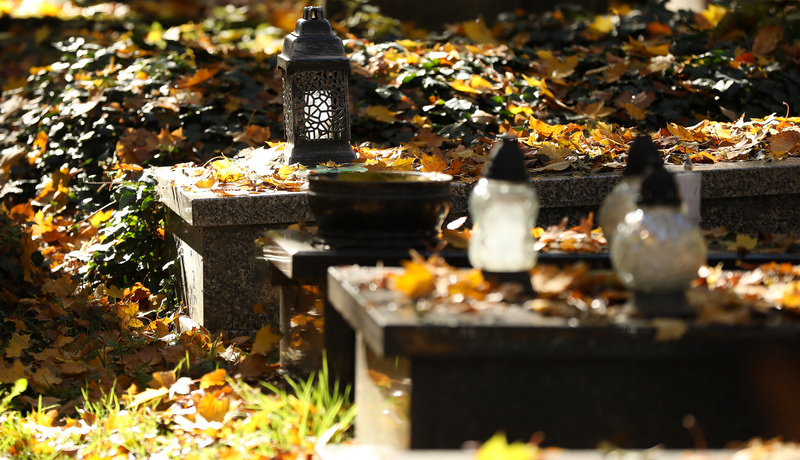 Lepsze niż kwiaty i znicze. Odpusty za zmarłych najpiękniejszym prezentem dla tych, którzy odeszli